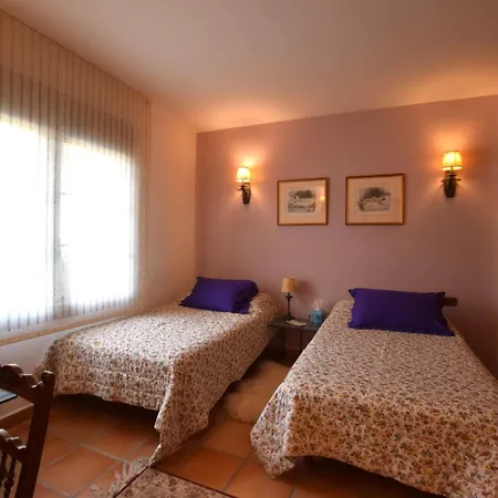 Chaparros Villa